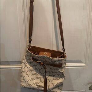 Jones new york vintage cross body bag